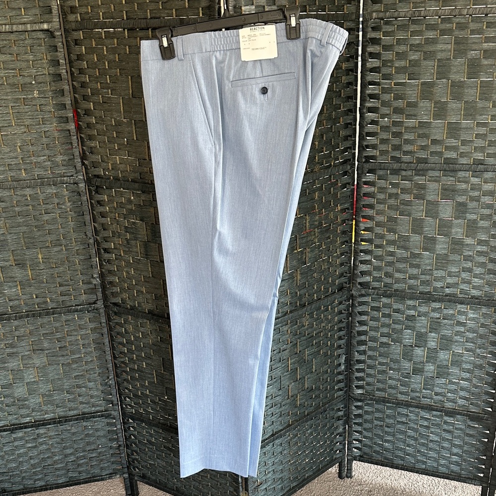 Reaction Kenneth Cole Classic Light Blue Suit 48Reg 42W - Picture 3 of 4